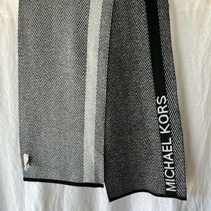 Micheal Kors - Black and silver scarf - 10”x68” - 25cmx170cm